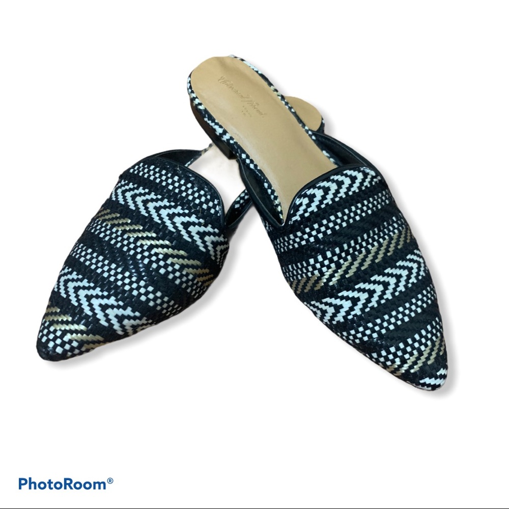 Universal Thread Slide On Flats Size 6 1/2 - image 2